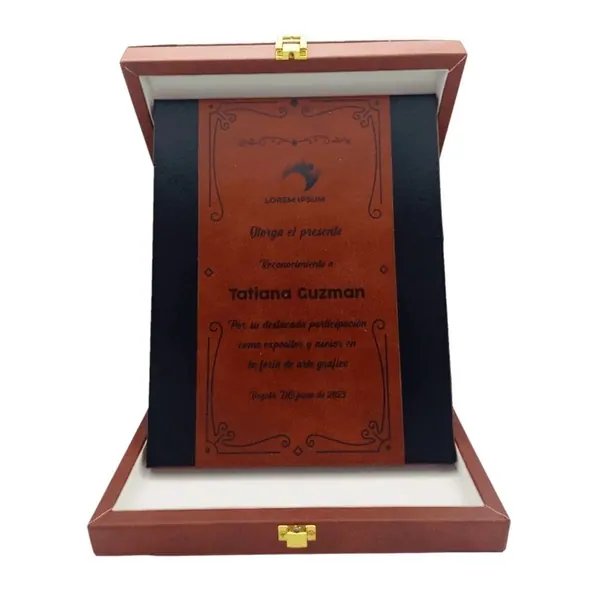 Placa de Reconocimiento en Cuerina con Caja 20x25cm