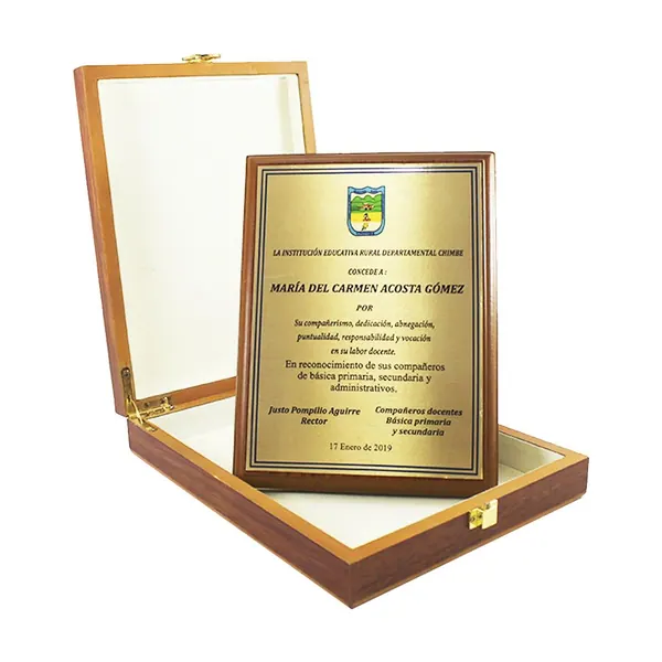 Placa de Reconocimiento en Madera con Caja 20x15cm