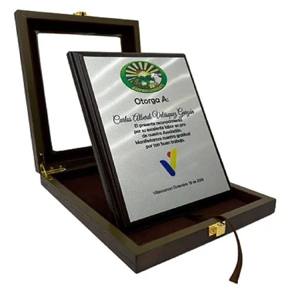 Placa de Reconocimiento en Madera con Caja tapa de vidrio
